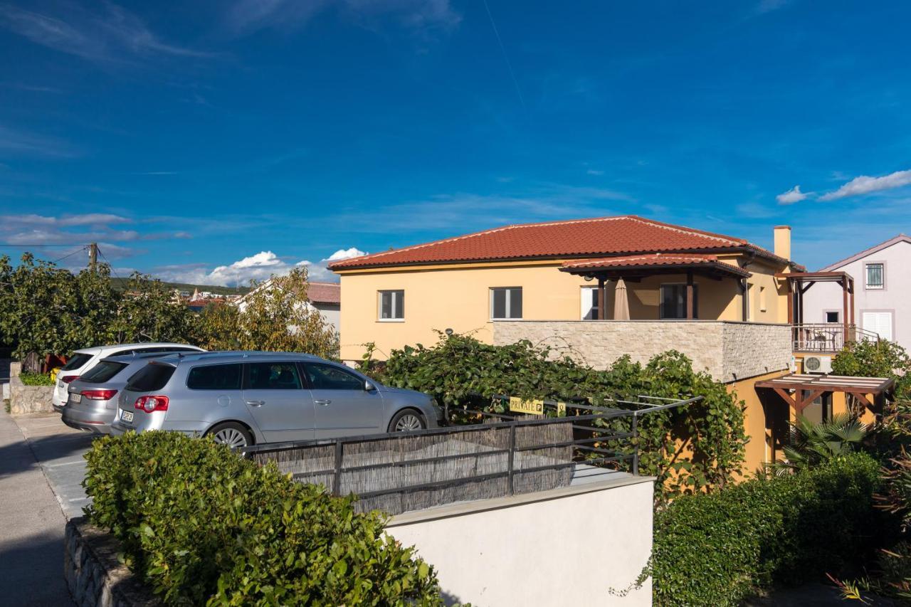 Apartments Laura Krk Town Exterior foto